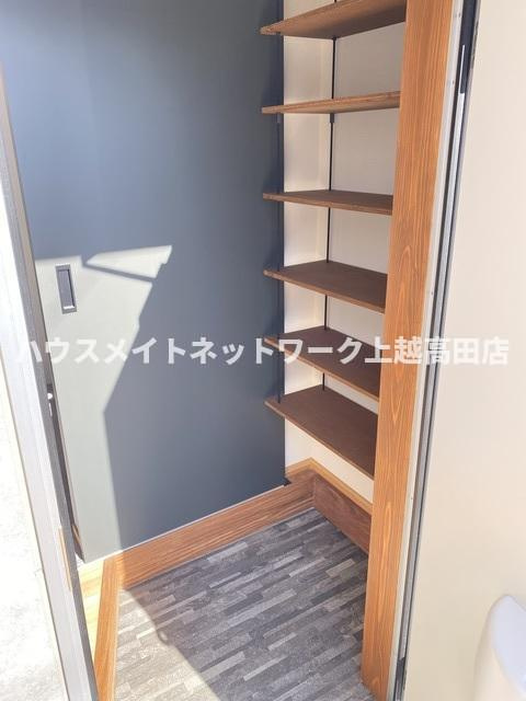 コンフォート東本町の玄関|玄関（参考A号室反転室内写真）