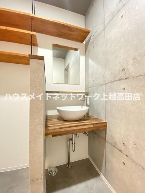 コンフォート東本町の独立洗面台|洗面化粧台（参考A号室反転室内写真）
