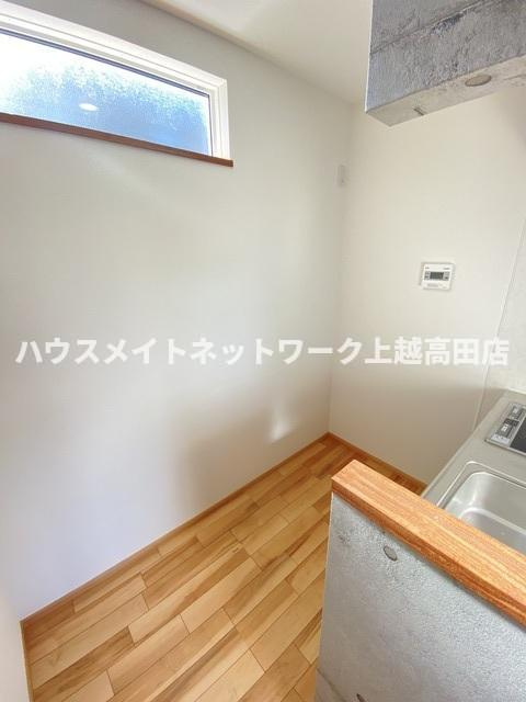 コンフォート東本町のキッチン|キッチン（参考A号室反転室内写真）