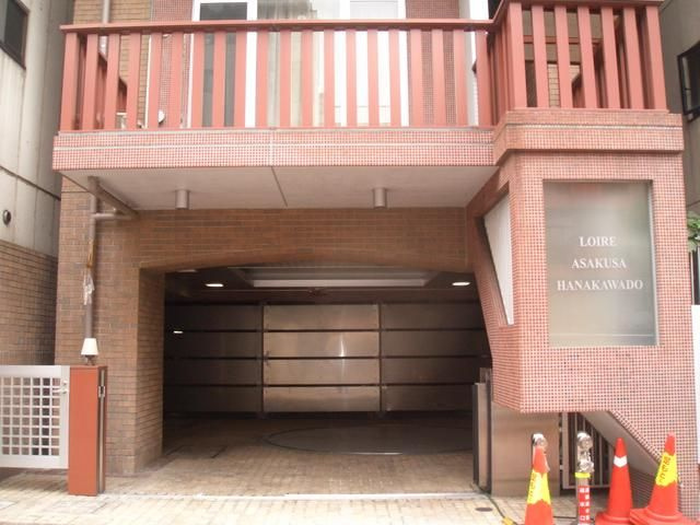 ロワール浅草花川戸のエントランス