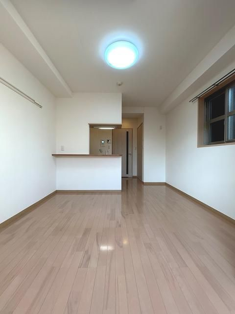 ＮＳＴ　ｂｕｉｌｄｉｎｇⅢの居間・リビング