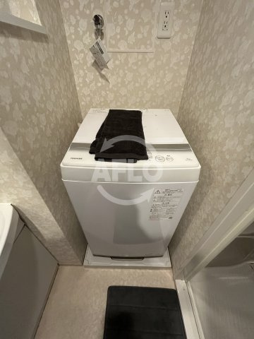 Luxe新大阪6の洗面所|洗濯パン