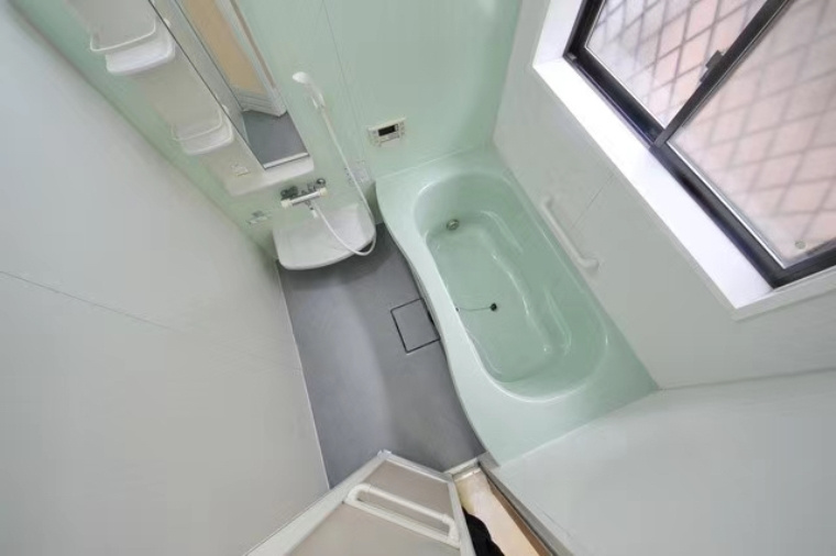 鶴馬戸建の浴室