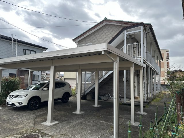 長岡市中沢２丁目のアパートの外観
