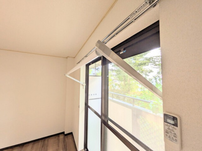 ★雨の日も安心の室内物干し付★