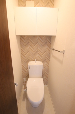 トイレには快適な温水洗浄便座付き
