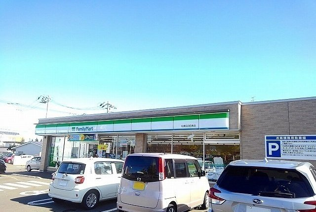 ファースト　ハーモニーの周辺|ファミリーマート屯田6条店まで150m