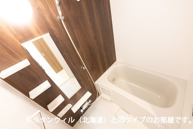 インテルノ　イーストの浴室