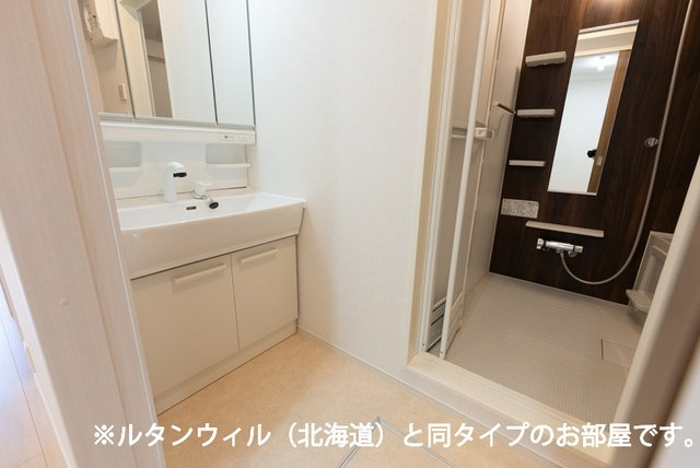インテルノ　イーストの洗面所
