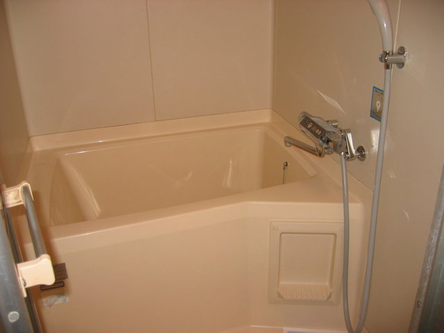 プレミール額田部の居間・リビング