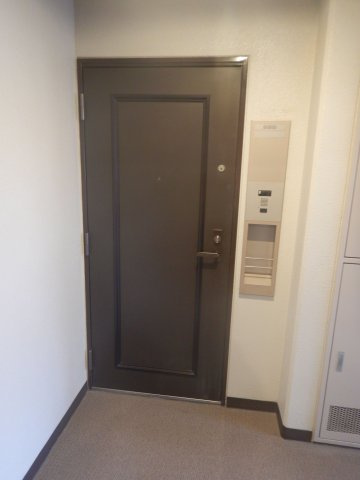 朝日マンション白金通りの玄関