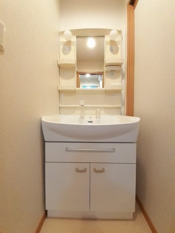 グロワールＥの洗面所|忙しい朝には欠かせない洗面所です