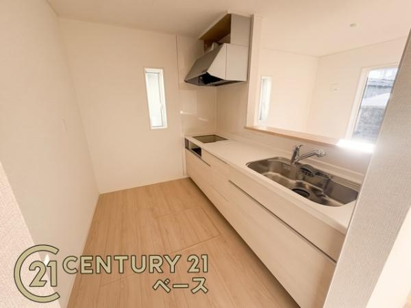 クレイドルガーデン今国府町 １号棟 ／新築一戸建のキッチン|■家族とのコミュニケーションがとりやすい人気のカウンターキッチン！■