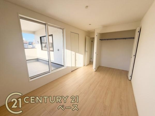 クレイドルガーデン今国府町 １号棟 ／新築一戸建の洋室|■冬物のコートや季節ものなど、たっぷり収納可能！■
