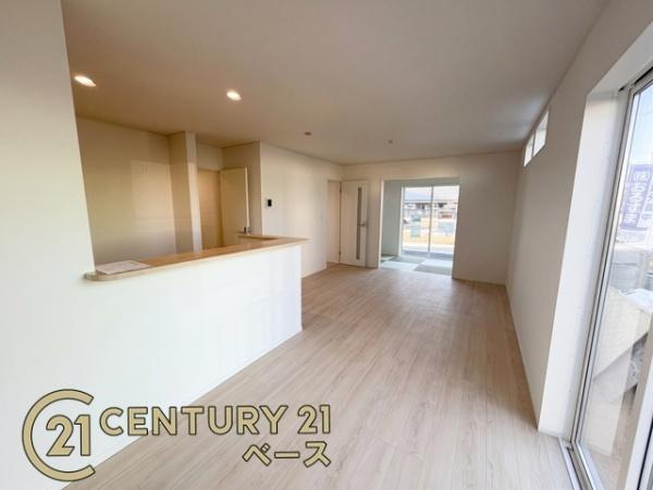 クレイドルガーデン今国府町 ４号棟 ／新築一戸建の内観：施工例|■ＴＶモニター付きインターホンで防犯対策もバッチリ！来客も一目でわかり安心です！■