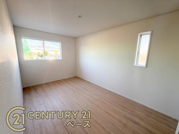 クレイドルガーデン今国府町 ４号棟 ／新築一戸建の洋室|■陽当たり・通風良好なお部屋です！