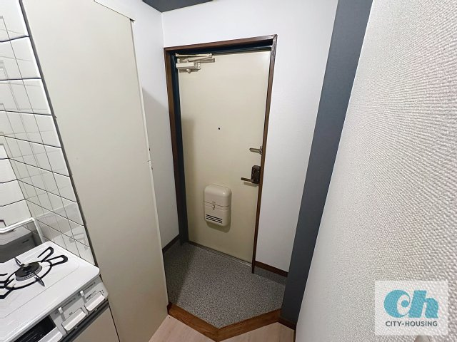 エクセルⅢ 201号室の玄関