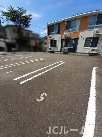 ヒルトップテラスの駐車場