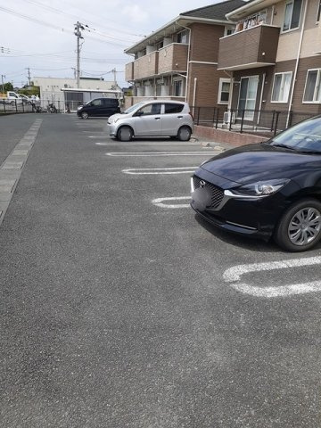 レジデンス稲富　Ｂの駐車場