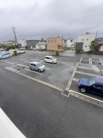 ソレイユⅢの駐車場