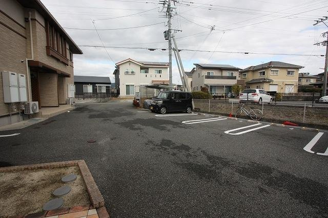 ヴィラ・パセーオ　Ⅱの駐車場