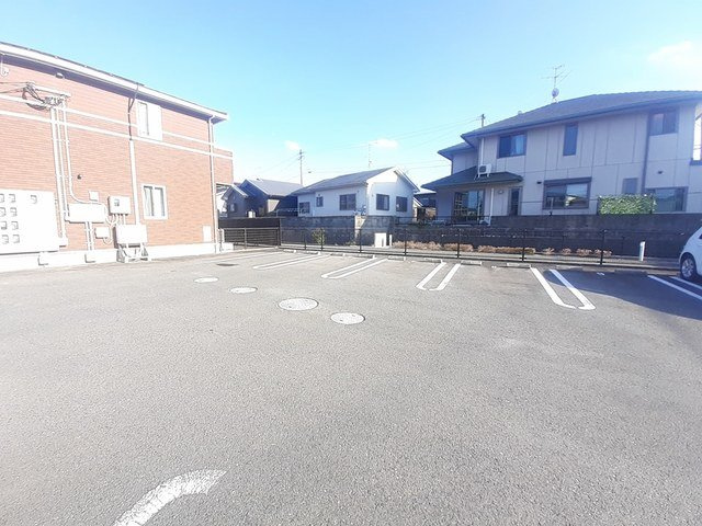 グランベル　和田の駐車場