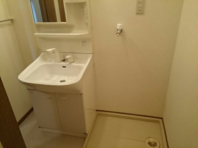 クレスト菱木の洗面所