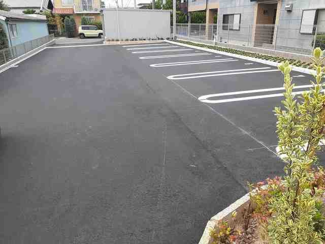 ルミネ　カルムの駐車場