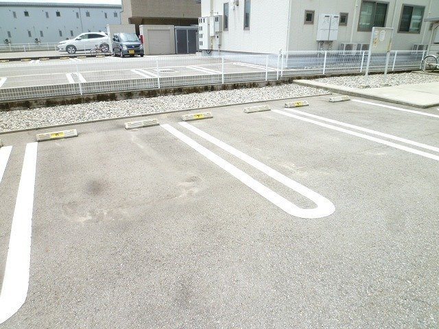 サンパティークいしぜの駐車場