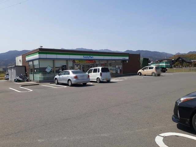 メゾン　ド　ブリーズの周辺|ファミリーマート丹原徳能店様まで1300m