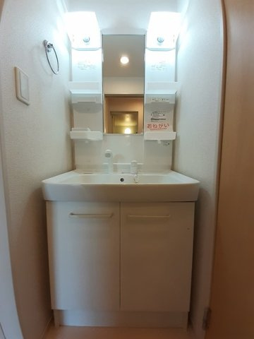 サン・コート南高井の洗面所