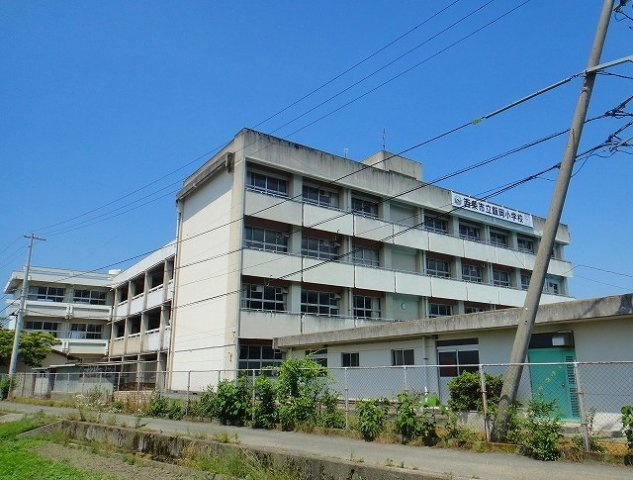 ブルーマーリン　Ｅの周辺|飯岡小学校まで1300m