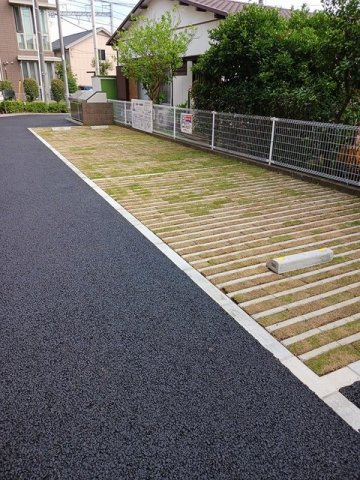 ジョリー柏の駐車場
