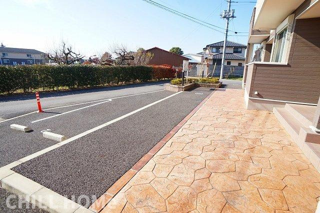 レッジェンダＢの駐車場|当社、チルホームのHPもご覧ください(^^)/物件情報多数♪