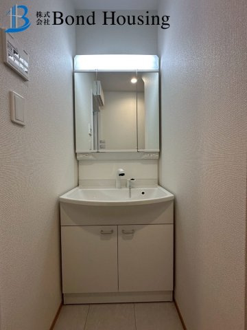 JR魚住駅徒歩9分　LDK17帖超え　魚住町西岡　新築戸建の独立洗面台
