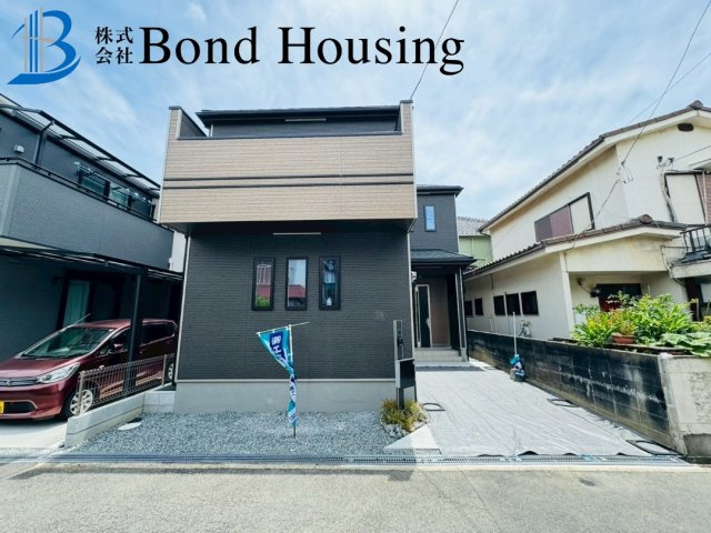 JR魚住駅徒歩9分　LDK17帖超え　魚住町西岡　新築戸建の前面道路含む現地写真