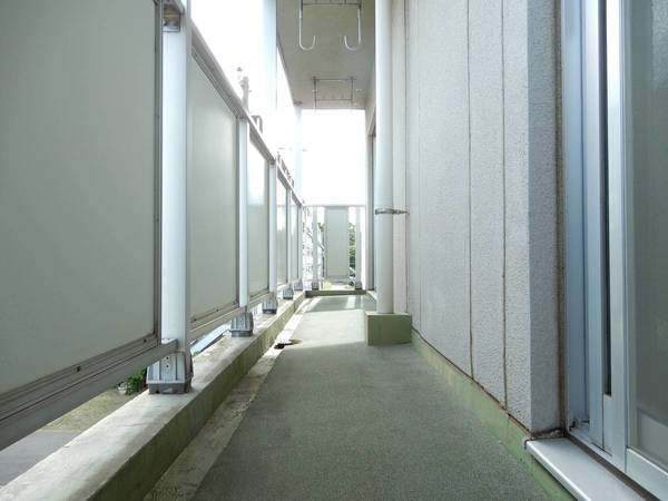 ビレッジハウス阿久和7号棟のバルコニー|ビレッジハウスの同一物件・同一タイプの間取りの写真です