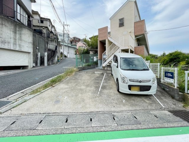 カーサ・エスペシアの駐車場|カースペースがあります