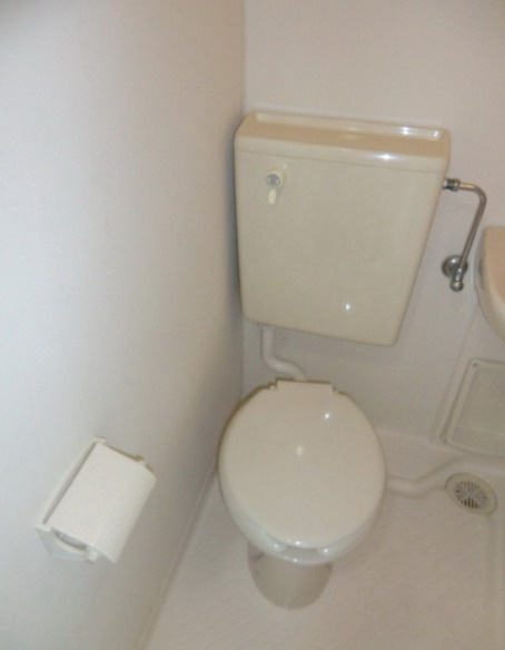 オークハイツのトイレ|落ち着いた色調のトイレです