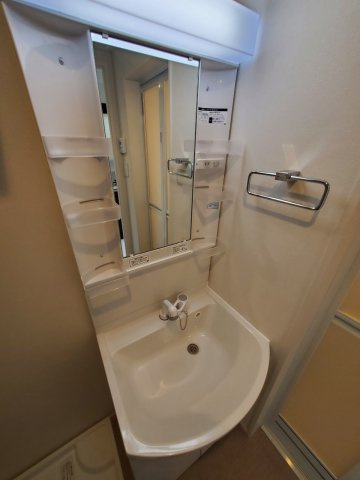 ラヴィ新小岩の洗面所|忙しい朝には欠かせない洗面所です