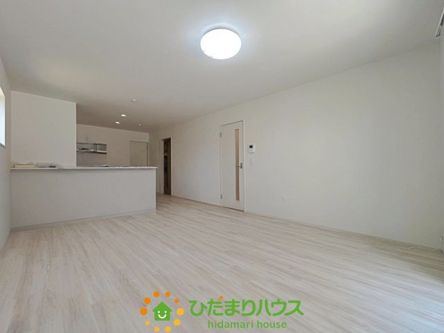 加須市諏訪１丁目　中古一戸建ての居間・リビング