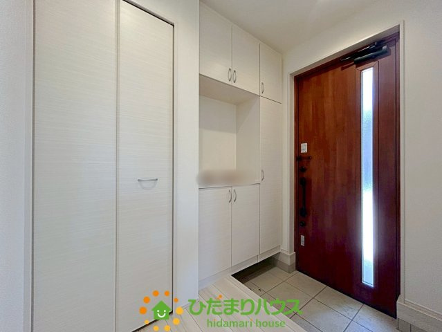 加須市諏訪１丁目　中古一戸建ての玄関