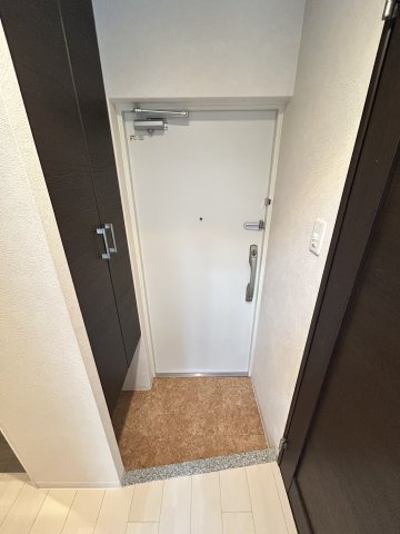 Luxe難波WESTの玄関