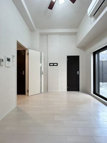 Luxe難波WESTの居間・リビング