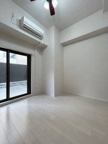 Luxe難波WESTの寝室