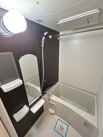Luxe難波WESTの浴室