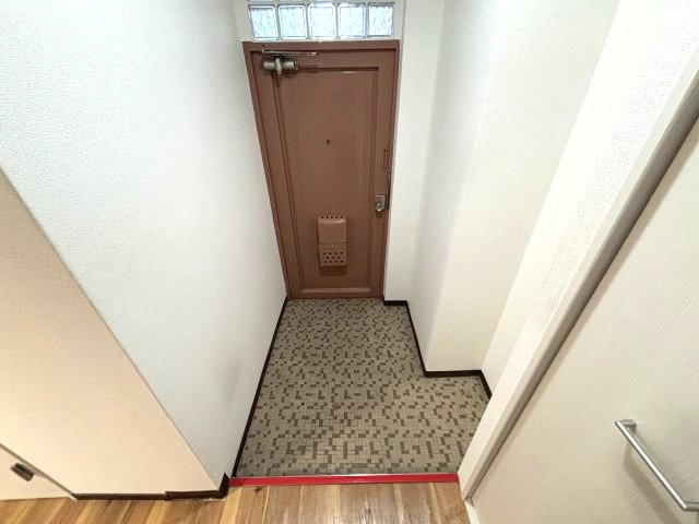 スリール住吉山手の玄関