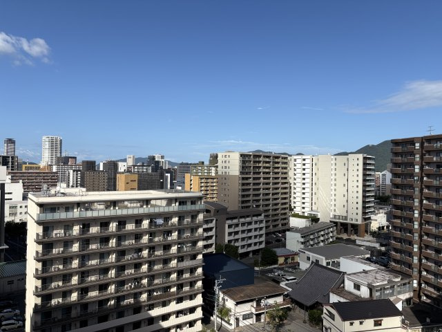 サンライフ小倉原町のエントランス|ゆとりのあるエントランスです