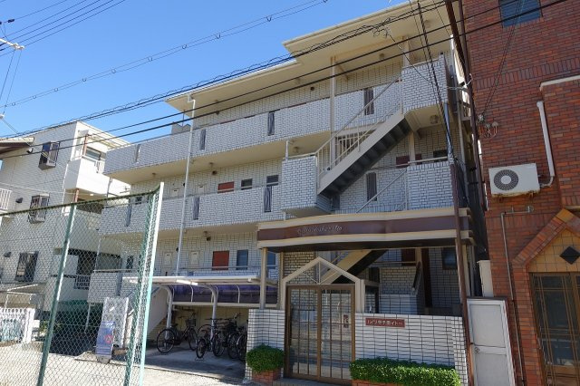 ハイツ甲子園イトーの外観