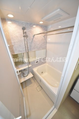 プラシード新町の浴室